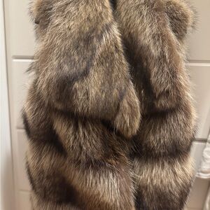 Brooks Brothers Luxurious Raccoon Fur Vest